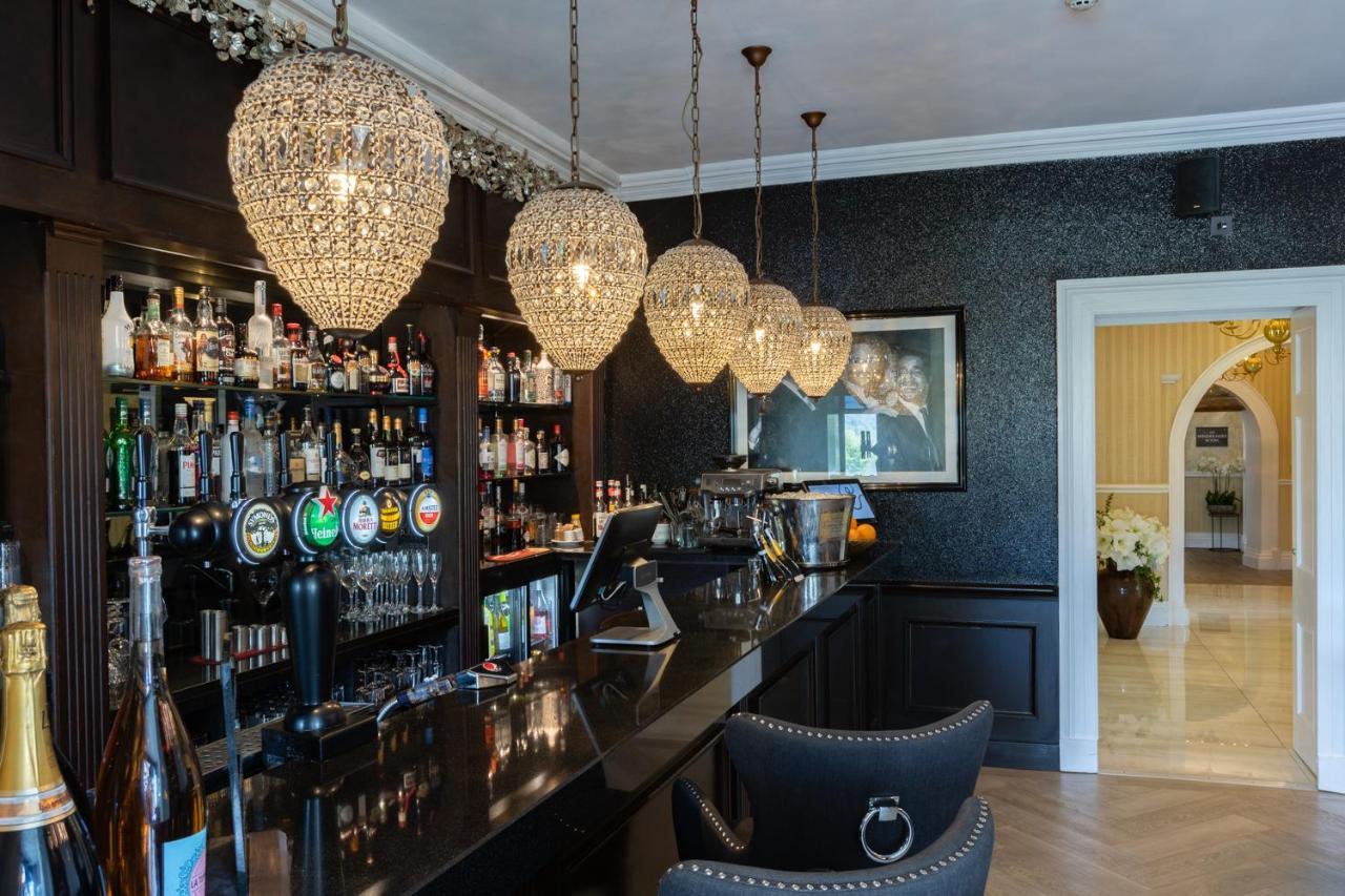 Lakes Hotel & Spa ボウネス＝オン＝ウィンダミア エクステリア 写真 The bar at the hotel