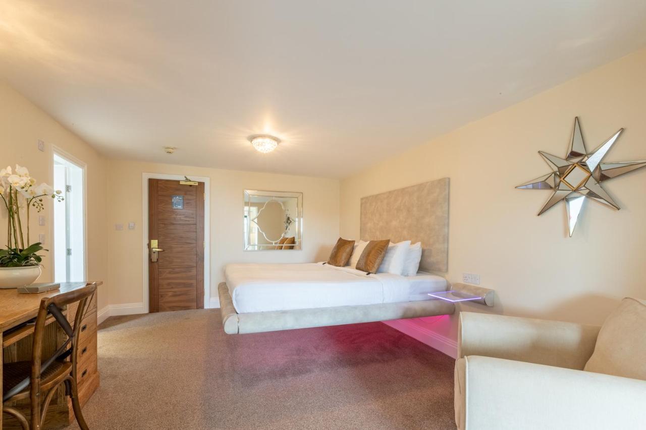 Lakes Hotel & Spa ボウネス＝オン＝ウィンダミア エクステリア 写真 A bedroom at the hotel